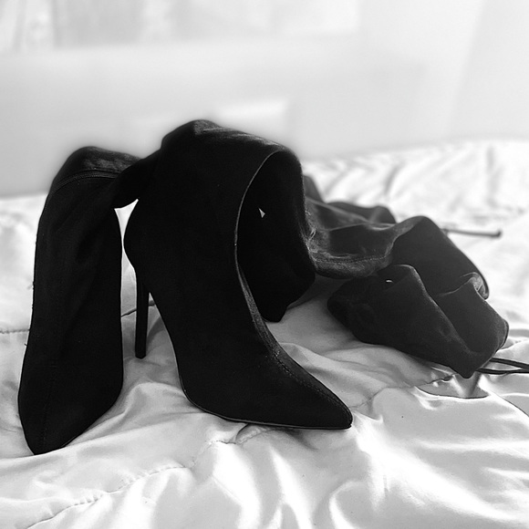 NEVER WORN Size 7.5 Fashion Nova extra tall black thigh highs. - Picture 2 of 5